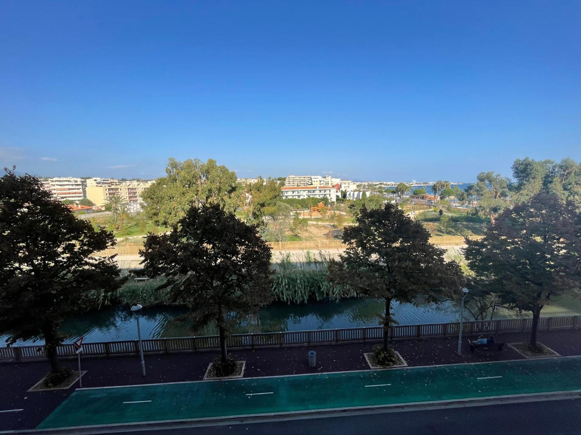 Vue Sur Mer - Magnifique Appartement Tout Confort - Terrasse Et Parking Prive Cagnes-sur-Mer Luaran gambar